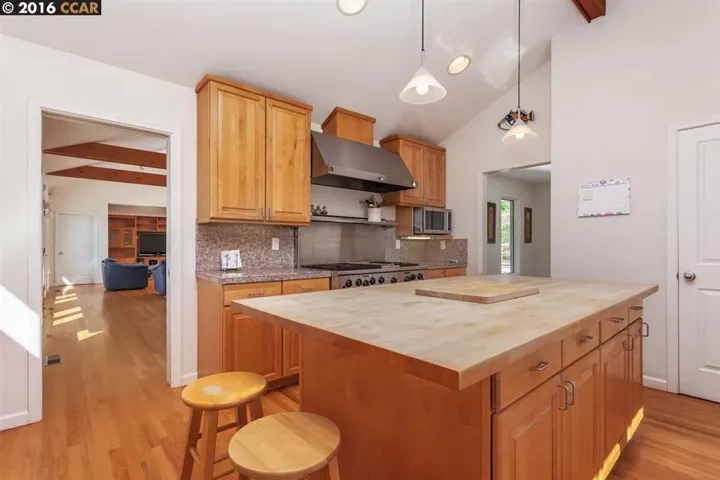 21 Bear Oaks Pl, Martinez, California 94553
