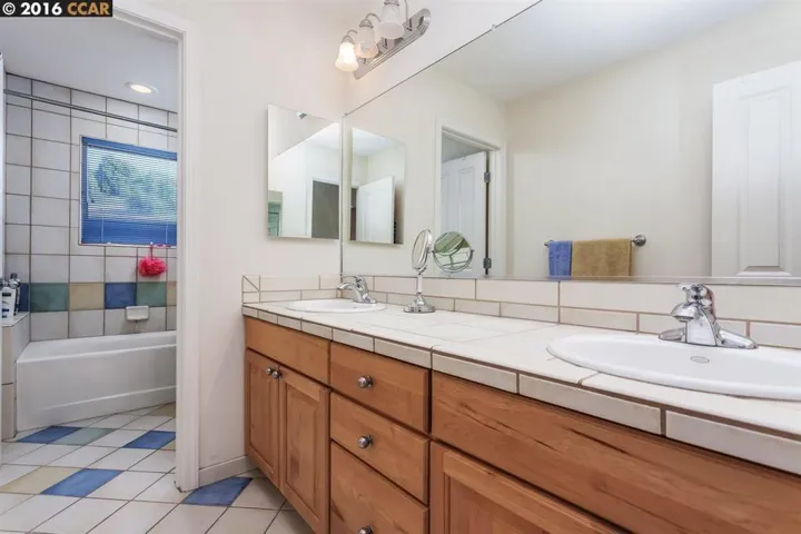 21 Bear Oaks Pl, Martinez, California 94553