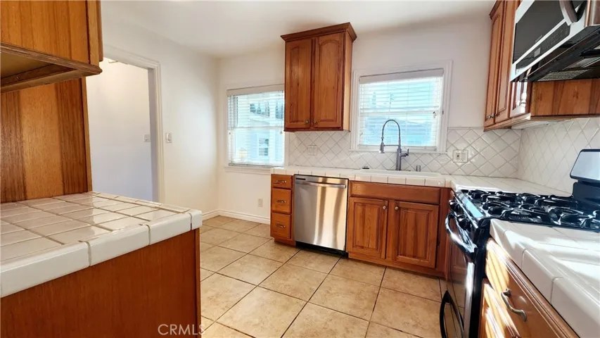 25714 Crest Road, Torrance, California 90505