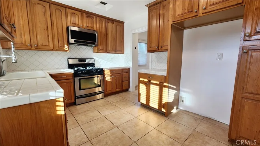 25714 Crest Road, Torrance, California 90505