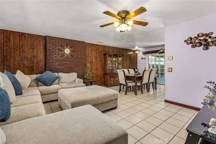 1249 E El Norte, Escondido, California 92027