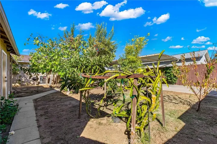 1249 E El Norte, Escondido, California 92027