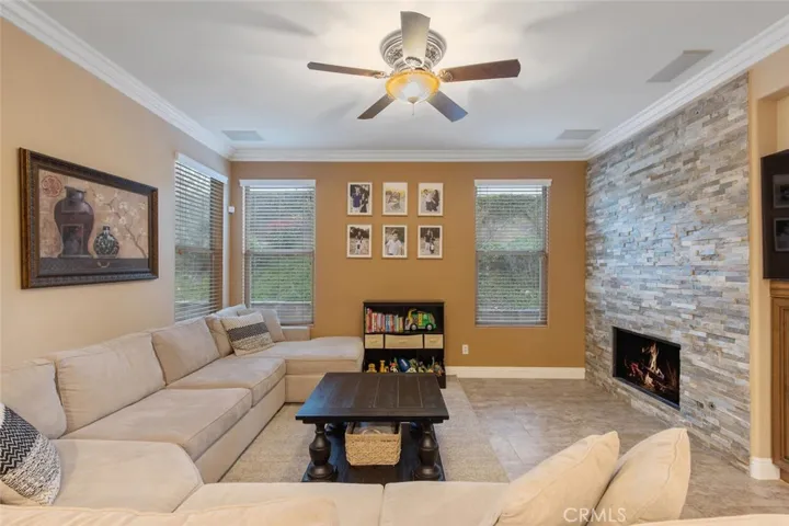 28241 Bakerton Avenue, Canyon Country, California 91351