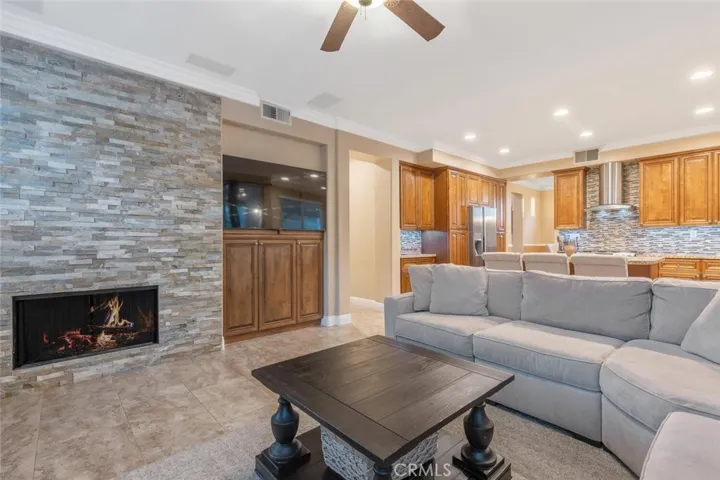 28241 Bakerton Avenue, Canyon Country, California 91351