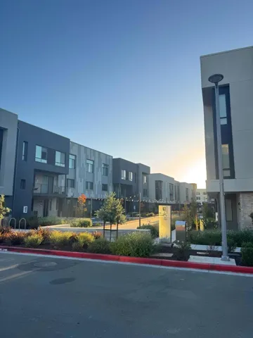 3698 Vision 217, Fremont, California 94538