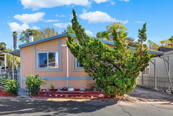 13217 Aurora Drive Spc 17, El Cajon, California 92021