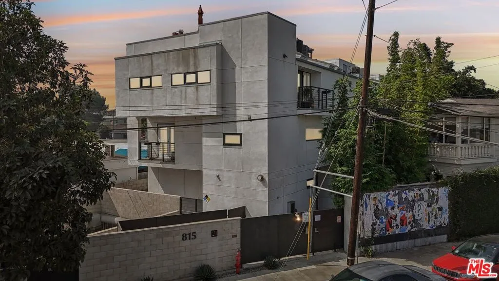 815 Hampton Drive 3, Venice, California 90291 home-pic-33