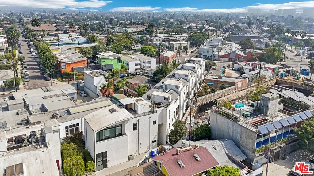 815 Hampton Drive 3, Venice, California 90291 home-pic-28