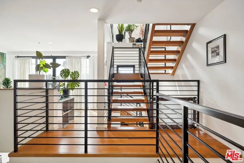 815 Hampton Drive 3, Venice, California 90291 home-pic-22