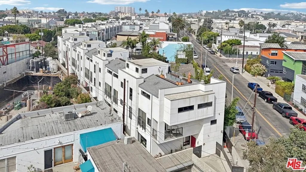 815 Hampton Drive 3, Venice, California 90291 home-pic-26