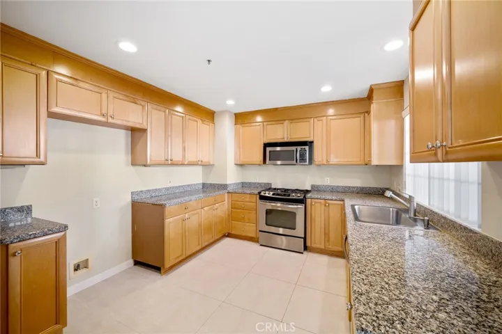 1011 Thompson Avenue A, Glendale, California 91201