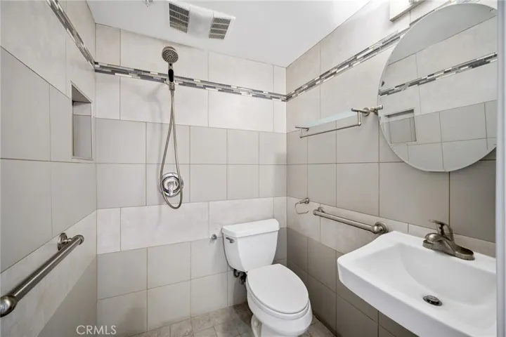 1011 Thompson Avenue A, Glendale, California 91201