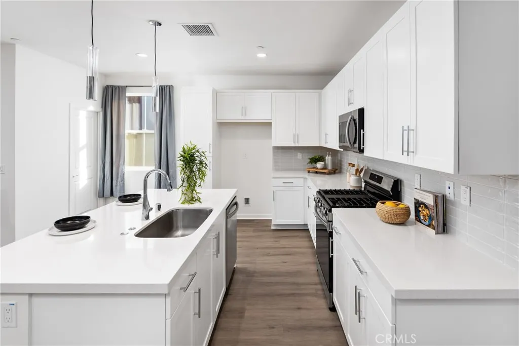 4433 S Grant Paseo, Ontario, California 91762 home-pic-4