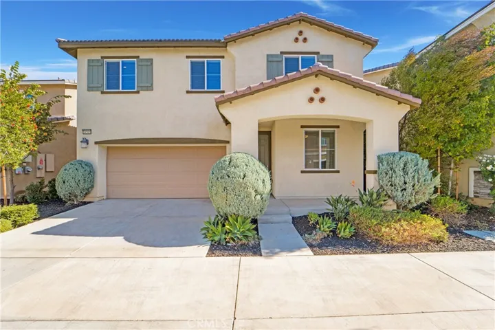 Easy maintenance, fully landscaped front yard and back!