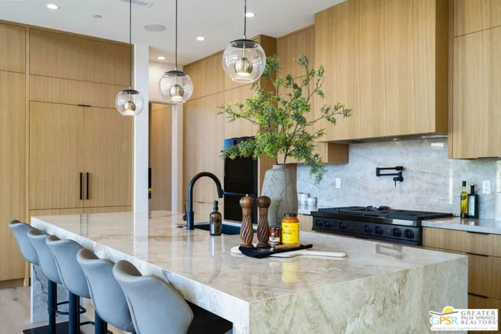 1 Wren Court, Rancho Mirage, California 92270