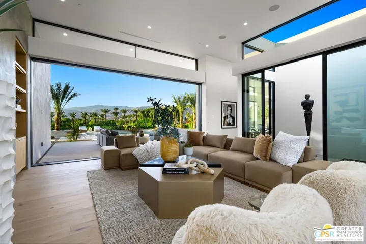 1 Wren Court, Rancho Mirage, California 92270