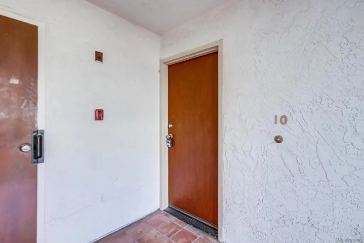 8324 Regents Rd 1o, San Diego, California 92122