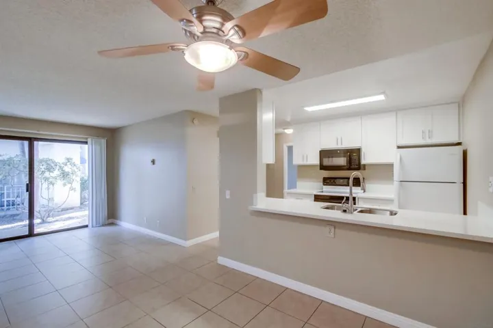 8324 Regents Rd 1o, San Diego, California 92122