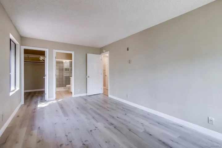 8324 Regents Rd 1o, San Diego, California 92122