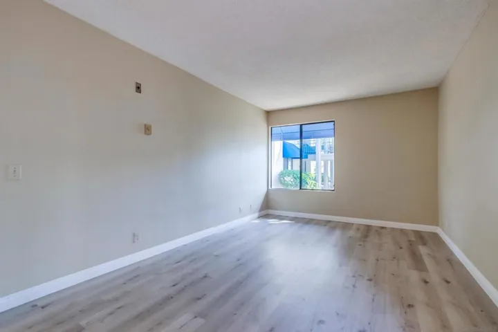 8324 Regents Rd 1o, San Diego, California 92122