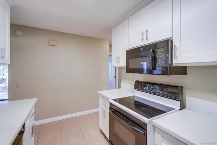 8324 Regents Rd 1o, San Diego, California 92122
