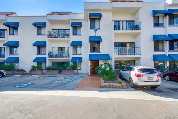 8324 Regents Rd 1o, San Diego, California 92122
