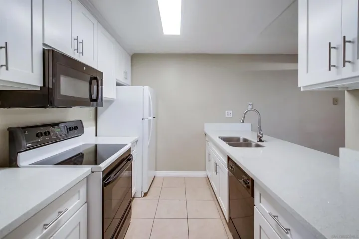 8324 Regents Rd 1o, San Diego, California 92122