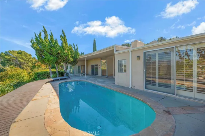 11443 Dona Teresa Drive, Studio City, California 91604