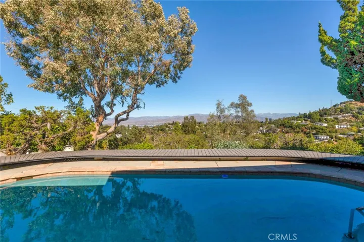 11443 Dona Teresa Drive, Studio City, California 91604