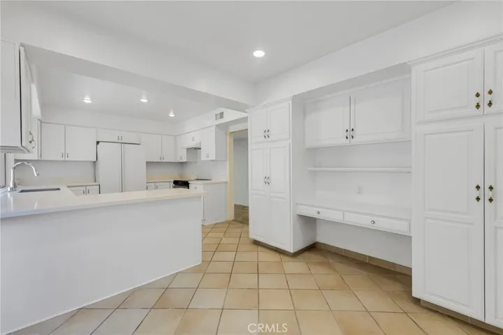 11443 Dona Teresa Drive, Studio City, California 91604