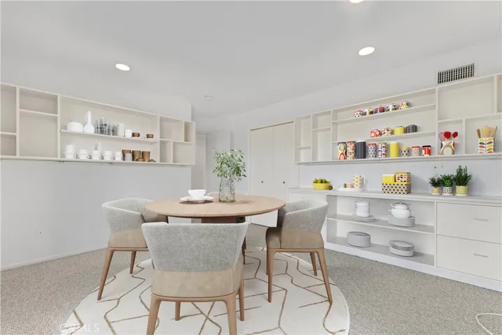 11443 Dona Teresa Drive, Studio City, California 91604