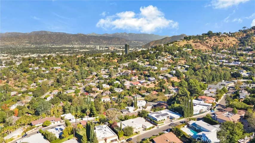 11443 Dona Teresa Drive, Studio City, California 91604