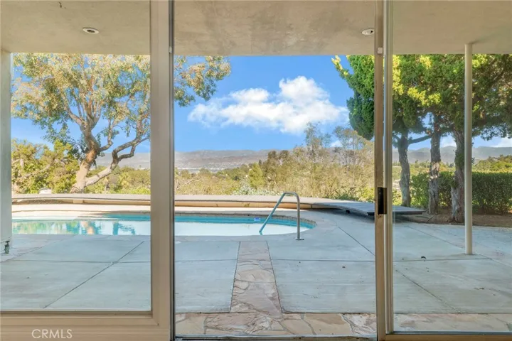 11443 Dona Teresa Drive, Studio City, California 91604