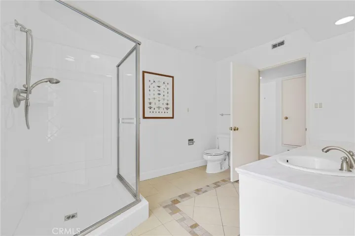 11443 Dona Teresa Drive, Studio City, California 91604