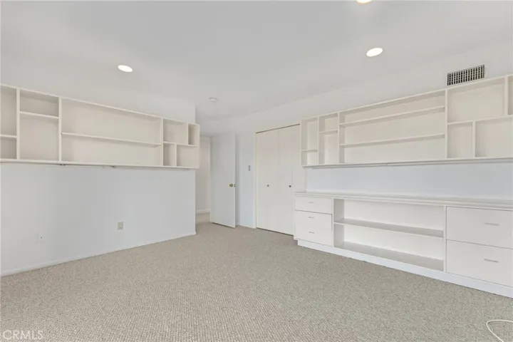 11443 Dona Teresa Drive, Studio City, California 91604