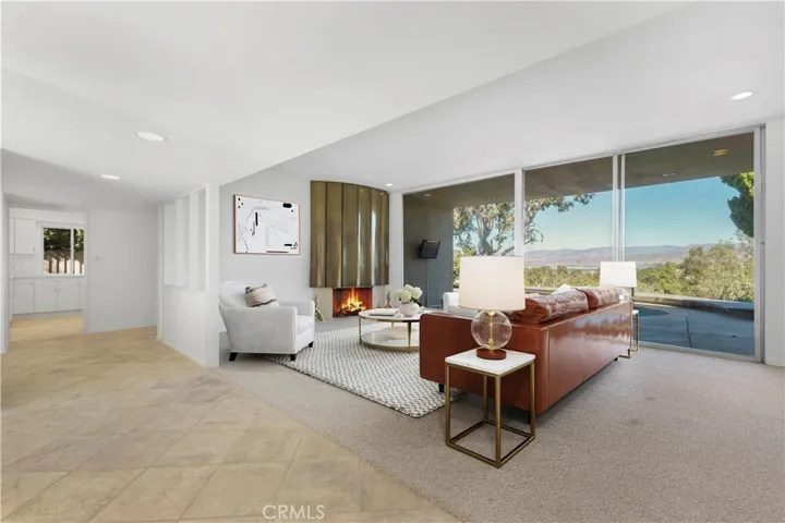 11443 Dona Teresa Drive, Studio City, California 91604