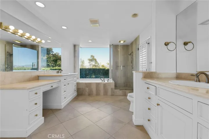 11443 Dona Teresa Drive, Studio City, California 91604