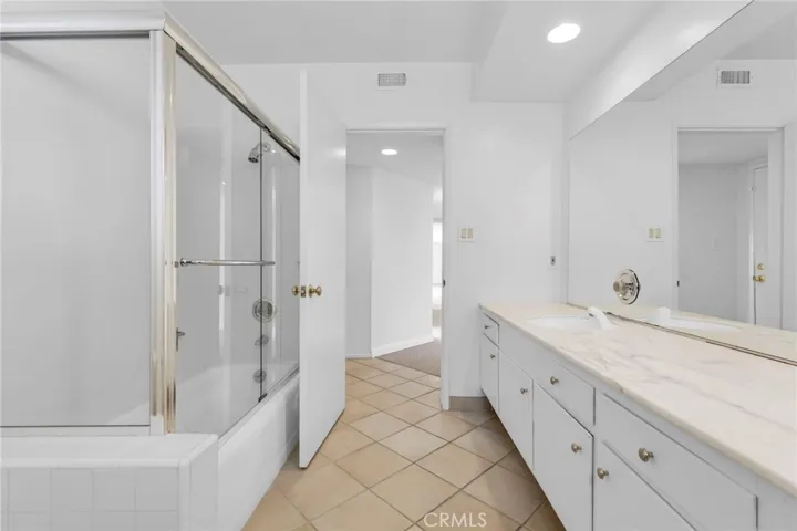 11443 Dona Teresa Drive, Studio City, California 91604