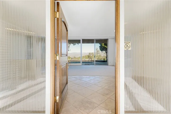 11443 Dona Teresa Drive, Studio City, California 91604