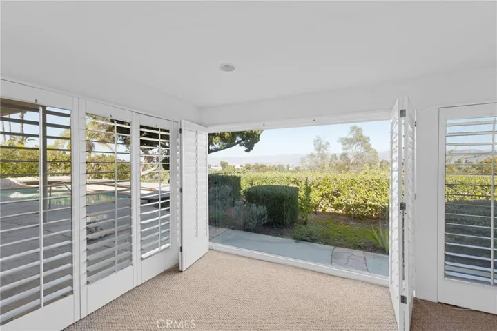11443 Dona Teresa Drive, Studio City, California 91604
