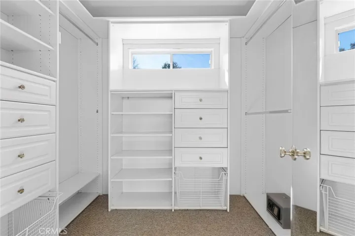 11443 Dona Teresa Drive, Studio City, California 91604