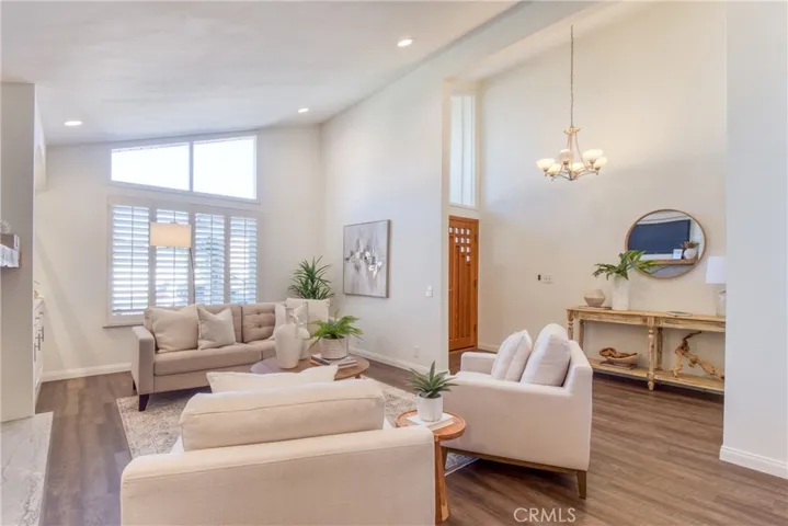 You'll love the soaring vaulted ceilings in the living room and entry~