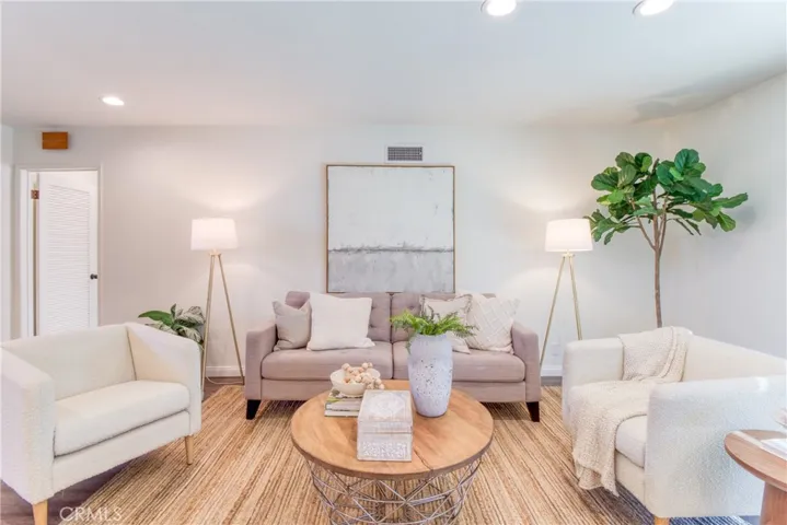 Classy & comfortable family room area~