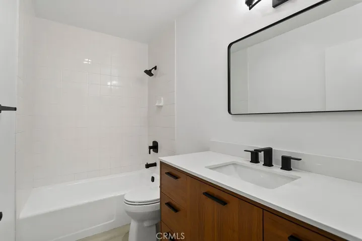 1000 W Macarthur Boulevard 116, Santa Ana, California 92707