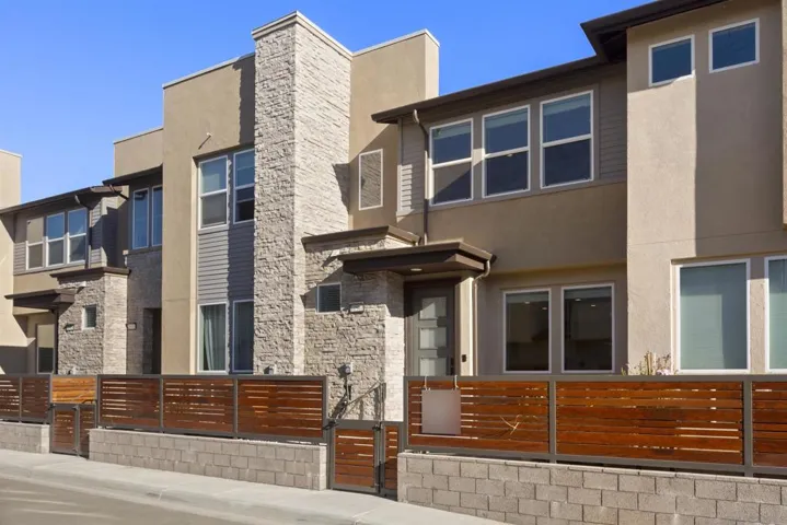10961 Malamet Court, San Diego, California 92126