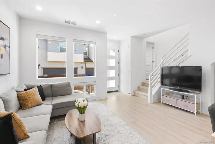 10961 Malamet Court, San Diego, California 92126