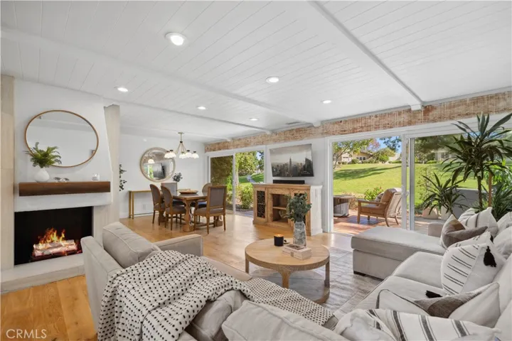 2036 Vista Cajon, Newport Beach, California 92660