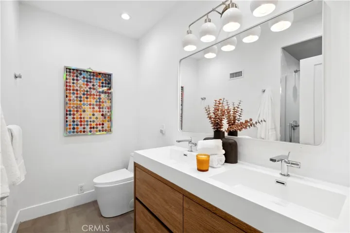 2036 Vista Cajon, Newport Beach, California 92660