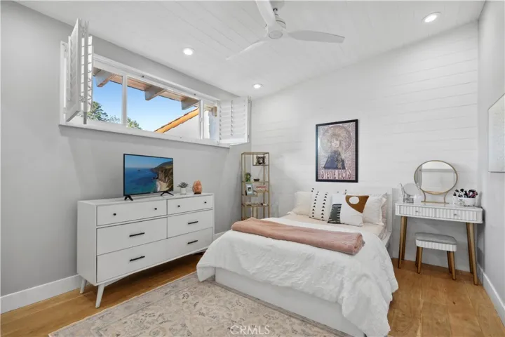 2036 Vista Cajon, Newport Beach, California 92660