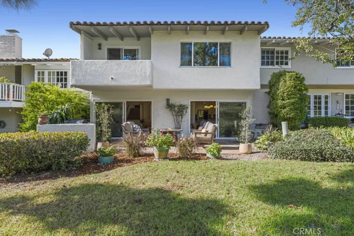 2036 Vista Cajon, Newport Beach, California 92660